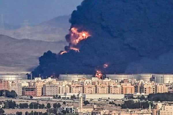 الرياض: السعودية تنتظر "خطوات جادة" من المتمردين الحوثيين قبل التعاطي مع الهدنة