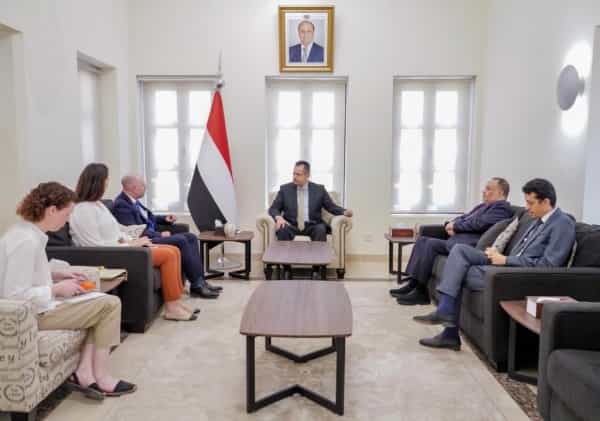 الرياض: الحكومة اليمنية ترى في وقف اطلاق النار عاملا رئيسا لتنفيذ اتفاق الهدنة مع الحوثيين