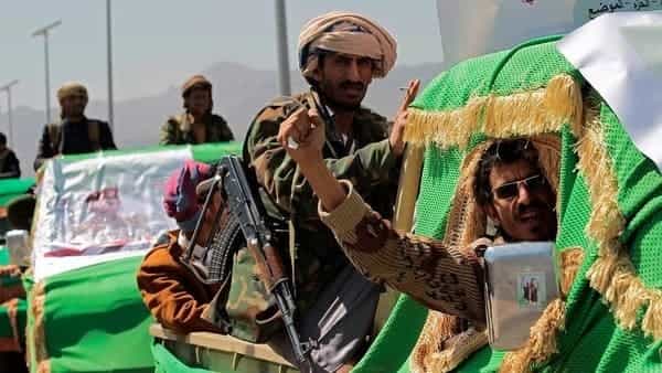 اليمن: الحوثيون يشيعون 4 من مقاتليهم سقطوا في معارك مع القوات الحكومية