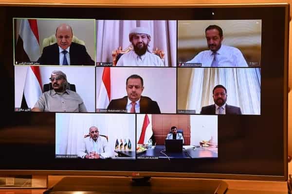 الرياض: المجلس الرئاسي يجدد التزامه باستمرار دفع الرواتب والإصلاحات الإقتصادية