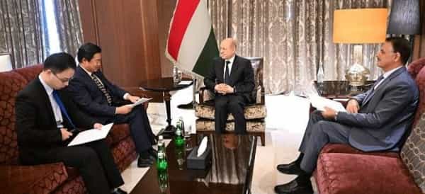 الرياض: الرئيس العليمي يتسلم رسالة من الرئيس الصيني