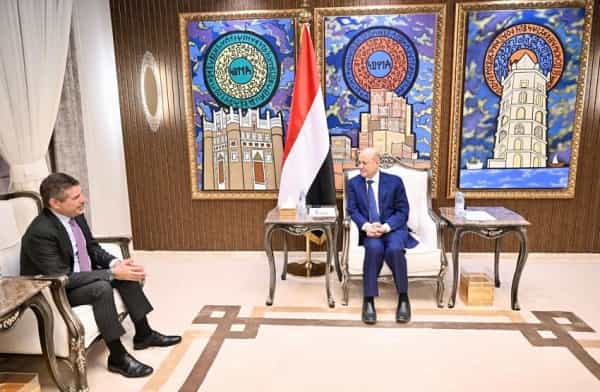 الرياض: الرئيس العليمي يطلب دعما امريكيا لجهود الاصلاحات الحكومية