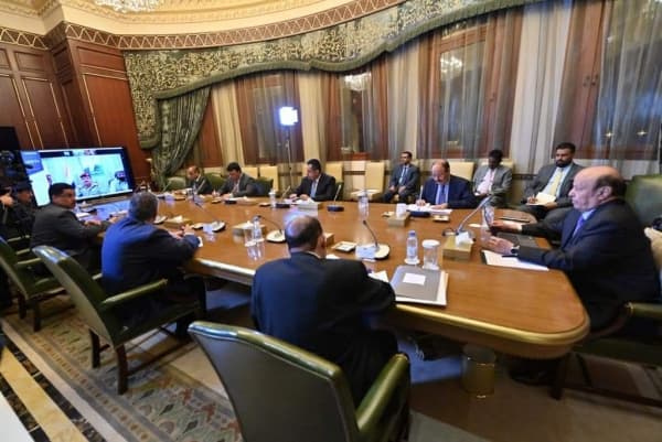 الرئيس اليمني يعقد اجتماعا بمجلس الدفاع الوطني غداة تسريبات باعادة تشكيل مؤسسة الرئاسة