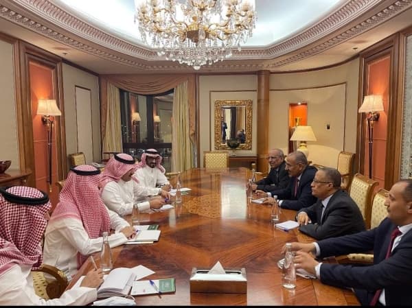 الوسطاء السعوديون يعقدون اولى جلسات المشاورات مع المجلس الانتقالي الجنوبي