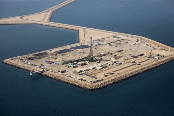 السعودية والكويت تدعوان إيران إلى التفاوض حول حقل غاز مشترك بينهم