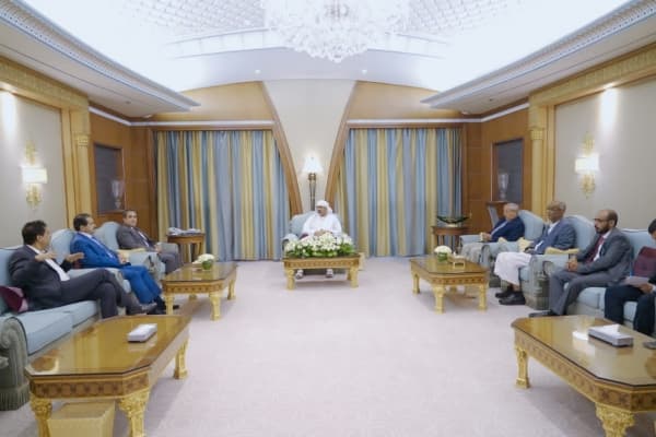 الزبيدي يلتقي قيادة تجمع الاصلاح في افضل اختراق للازمة بين فرقاء التحالف الحكومي