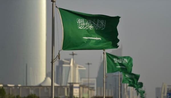 السعودية تدعو الحوثيين للالتزام بتنفيذ بنود الهدنة وفتح طرق تعز