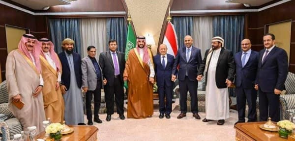 الرئاسي اليمني يلتقي وزير الدفاع السعودي عقب انباء عن انقسامات داخل المجلس متعدد الولاءات