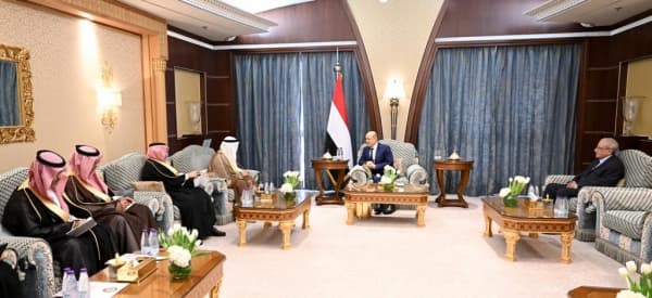 الرئيس العليمي يثني على جهود مجلس التعاون الخليجي في دعم اليمن وقضيته العادلة