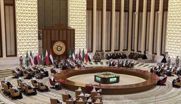 التعاون الخليجي يجدد دعمه لجهود احلال السلام ويندد باستمرار التدخلات الأجنبية في اليمن