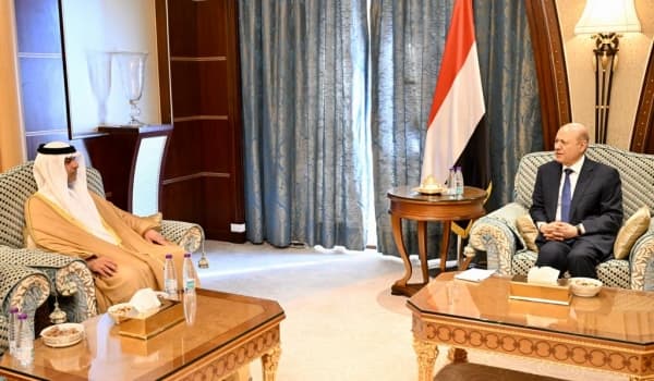 الرئيس العليمي يبحث مع السفير الاماراتي العلاقات الثنائية ومسار عملية السلام