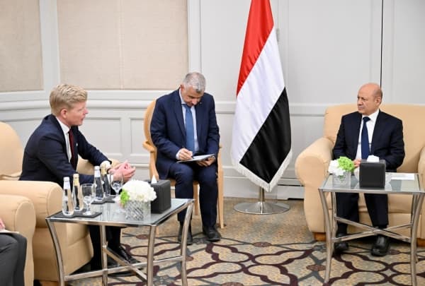 الرئيس العليمي يجتمع مع المبعوث الاممي لبحث جهود الوساطة المنسقة لاحياء عملية السلام