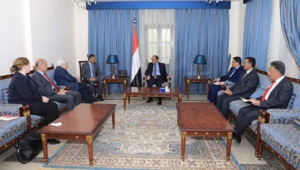 المبعوثان الاممي والامريكي يكثفان لقاءاتهما دعما لخطة وقف اطلاق النار في اليمن
