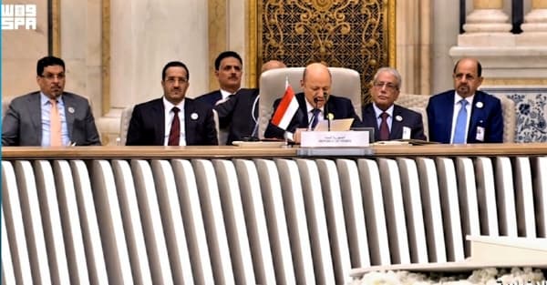 الرئيس العليمي يدعو الى استراتيجية عربية صينية موحدة لمواجهة التحديات المشتركة ودعم جماعي لقرار تصنيف الحوثيين منظمة ارهابية