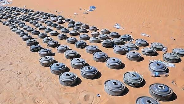 السفارة الأمريكية تقول إن الحوثيين حولوا اليمن لأكبر حقل ألغام على مستوى العالم