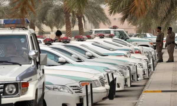 السلطات السعودية تعتقل 9 أشخاص بينهم يمنيين بتهم تهريب القات والاحتيال المالي