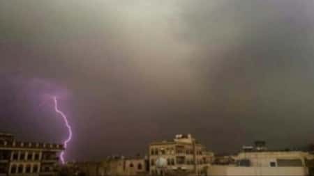 اليمن: الأرصاد الجوية تحذر من أمطار غزيرة على المرتفعات والسهول الساحلية خلال الساعات القادمة